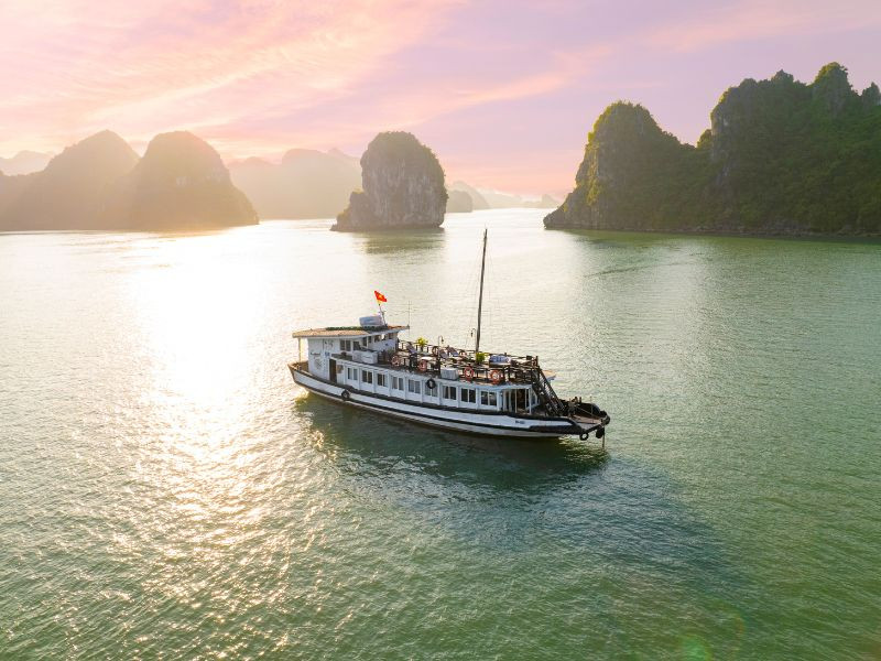 Bhaya Private Legend Cruise 2 days Bai Tu Long Bay