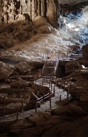 Sung Sot cave Halong Bay