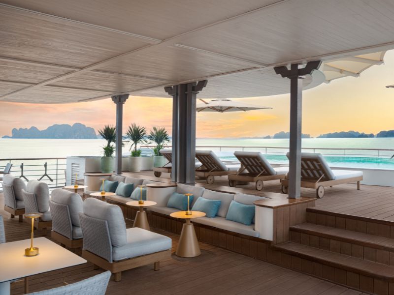 Horizon Pool Bar
