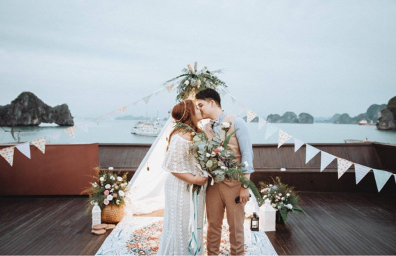 Wedding themes Halong Bay cruise
